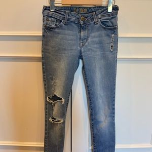 Dl1961 low rise distressed denim